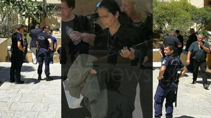 Σκηνές αρχαίες τραγωδίας στην Κρήτη – Με το ματωμένο μπουφάν στα χέρια κατέθεσε η μάνα του νεκρού Μανώλη (εικόνες)